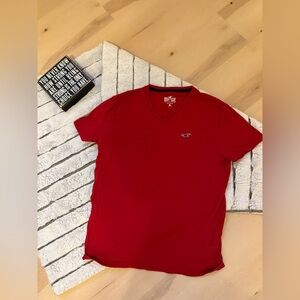 Hollister Men's Bold Red V-Neck Tee